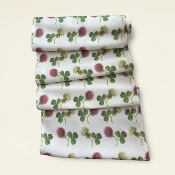 Linen Union Table Runner Clover